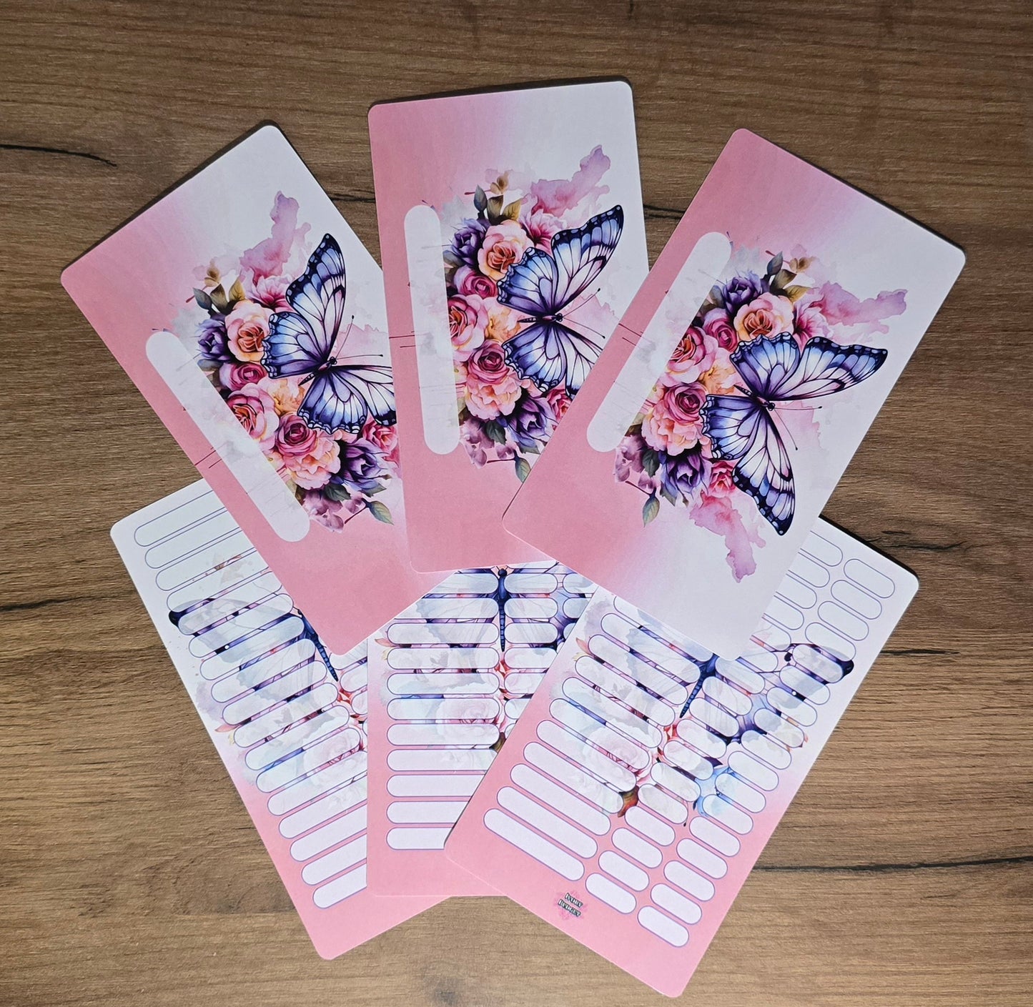 Dashboard rosa Schmetterling